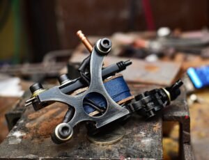 Deluxe Black Rustic Plated