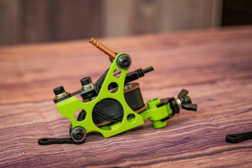 Zombie-Green Black: Powder Coat Paint
