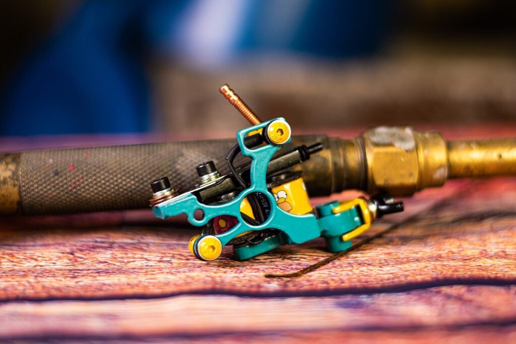 Turquoise-Yellow: Powder Coat Paint